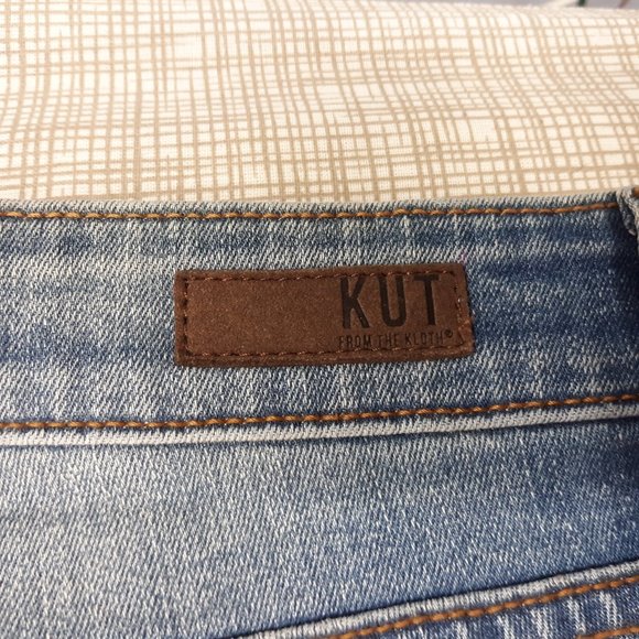 Kut from the Kloth Women's Ankle Skinny Jeans Size 6 Light Wash Distressed Denim - Picture 6 of 12